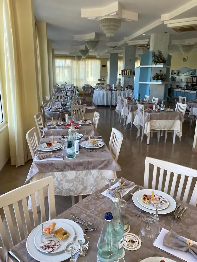 Hotel Pari Misano Adriatico 3*,